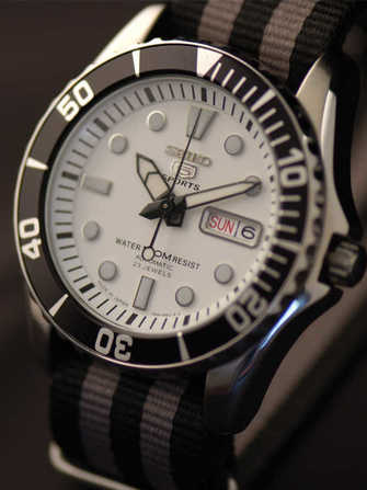 Montre Seiko 5 Sport SNZF11J1 - snzf11j1-1.jpg - blink