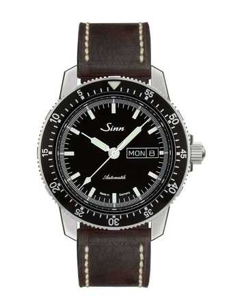 Sinn 104 St Sa I 104.010 Uhr - 104.010-1.jpg - mier